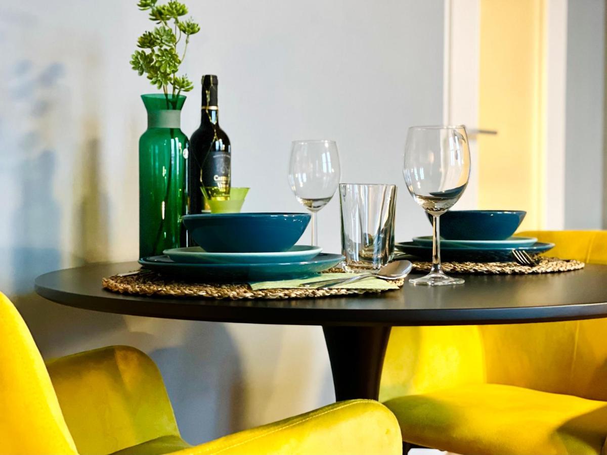 Klassen - Exklusives Altbau - Zentral - Rheinnaehe Appartement