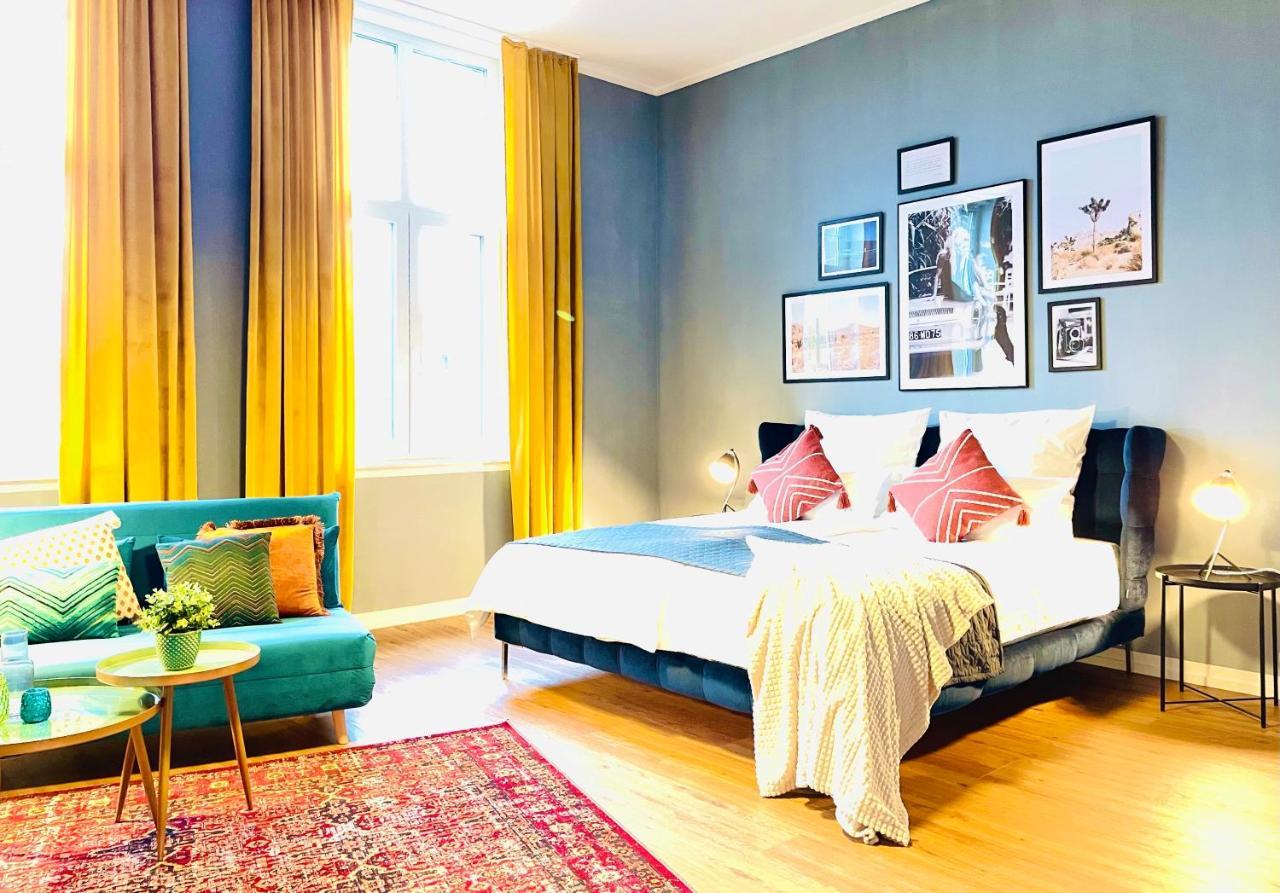 Klassen - Exklusives Altbau - Zentral - Rheinnaehe Appartement *